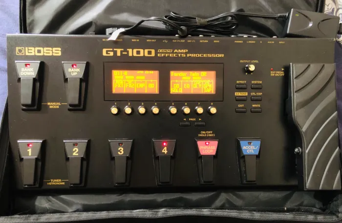 Boss GT100