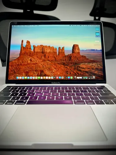 MacBook Pro  Em ótimo estado praticamente novo poucos ciclos