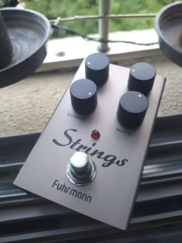 Pedal Fuhrmann Strings Vo01 Marrom Efeitos Chorus Reverb (Usado) Pedal Fuhrmann Strings Vo