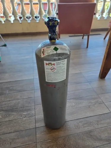 Cilindro de CO2 6kg cheio c/ Regulador de Pressão 2 saídas (manômetro)