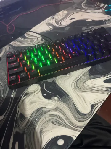 ? Teclado Mecânico Gamer Knup KP-TE152 RGB - Compacto e Preto