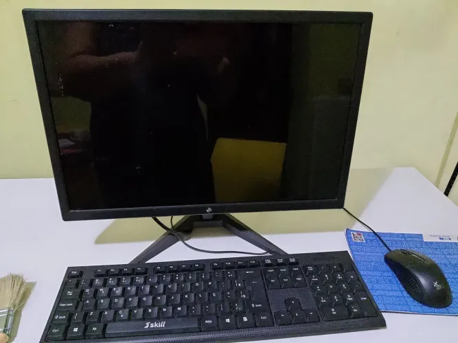 Vendo computador seminovo novo