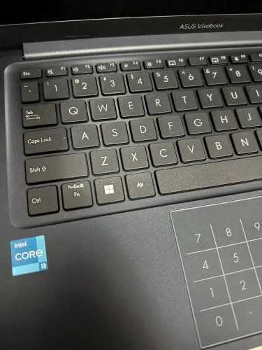 Asus Vivobook i3