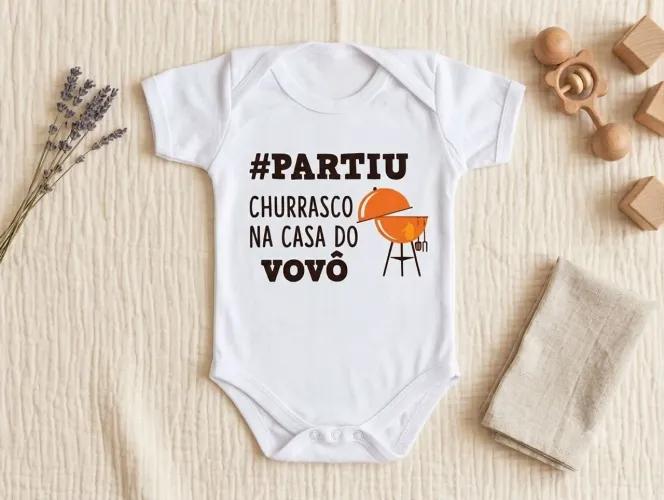 Body personalizado frase: Partiu churrasco na casa do vovô 