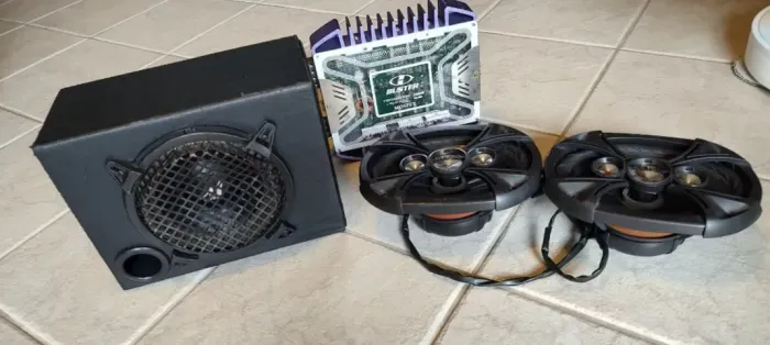 Sistema de som automotivo - 6x9, módulo e subwoofer