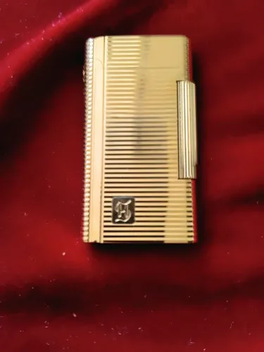 Isqueiro HSTERN dourado 