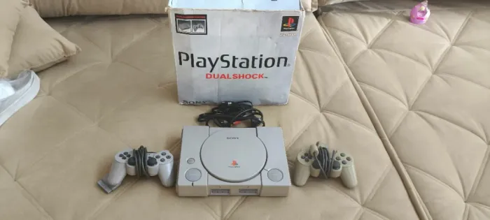 PlayStation 1 Completo + Controle + Cabo AV + Fonte - Funcionando 100% (Relíquia)