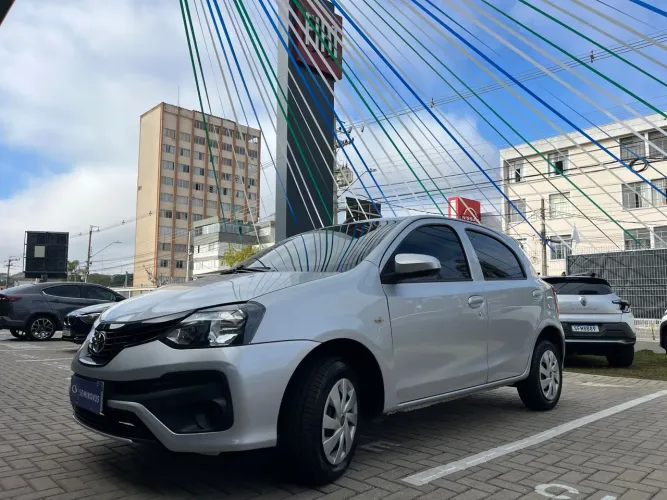 Toyota Etios X 1.3 Flex 16V 5P Mec. 2020
