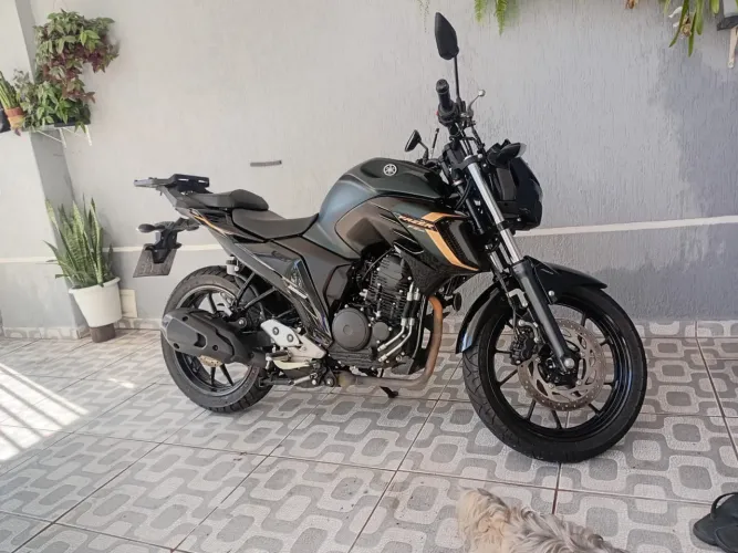 Moto Super nova de garagem