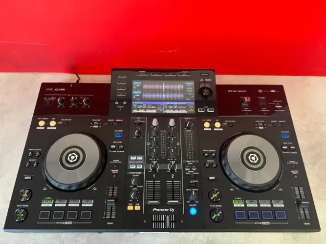 Controladora CDJ XDJ-RR Pioneer Semi-nova na garantia Comprada em Março/2026