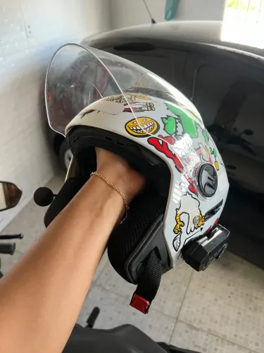 Capacete aberto