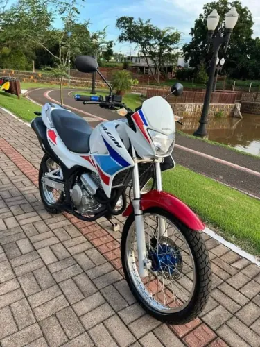 NX 400i Falcon 2015 IMPECAVEL