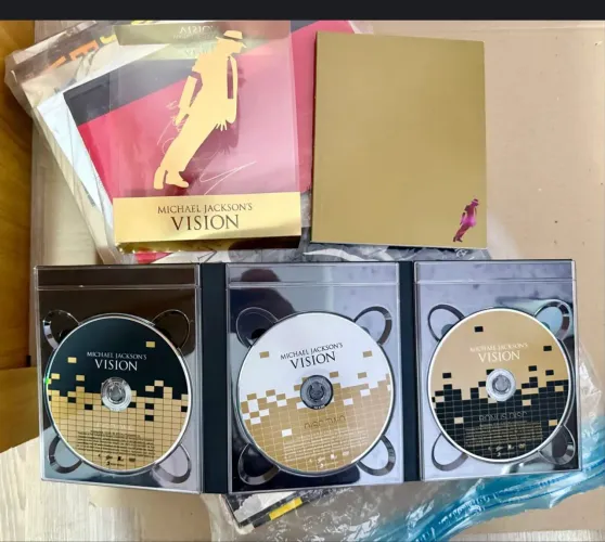 BOX COLECIONADOR Michael jackson 3 CDs 1 LIVRO