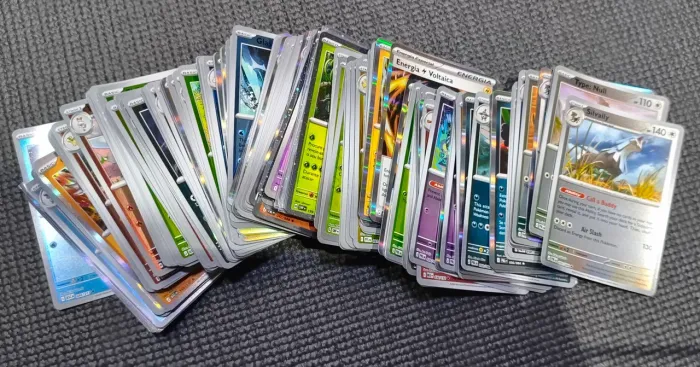 BULK DE 300 CARTAS POKÉMON - SOMENTE FOIL/REVERSE FOIL (BRILHANTES)