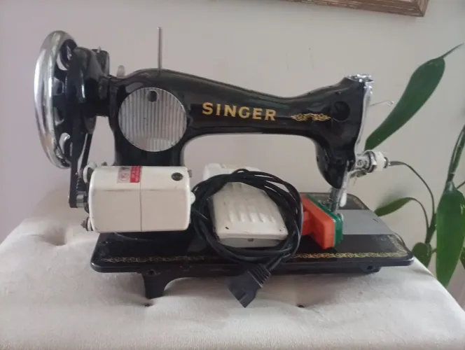 Vendo Máquina Singer 220v