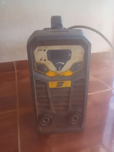 Esab. Máquina de Solda Tig/Eletrodo 220v