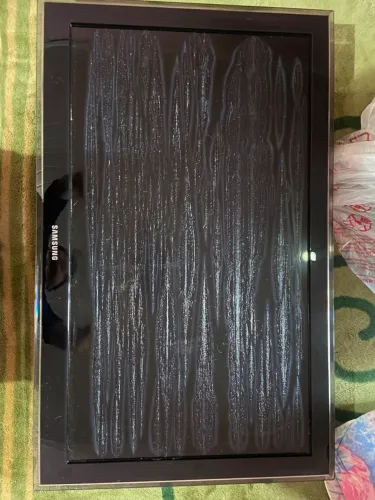 TV para retirada de peças