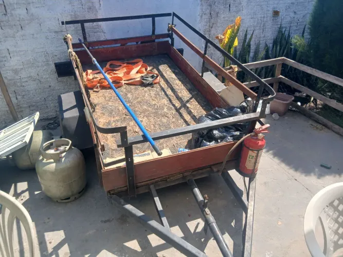 Vende-se uma carroça