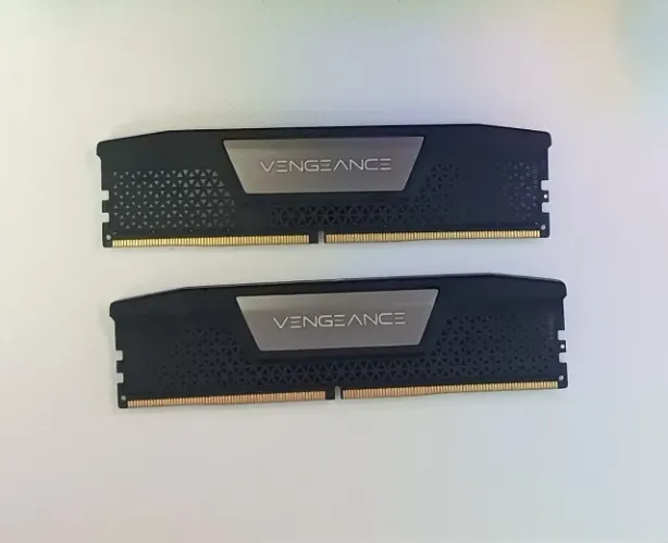 Memória RAM Corsair Vengeance, 32GB (2x16GB), 5600MHz, DDR5, CL36, Preto - CMK32GX5M2B5600