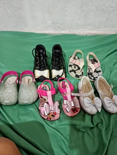 Lote de Calçados infantil menina