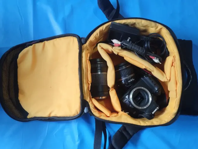 Câmera CANON EOS 