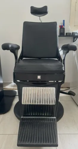 Cadeira Atlas Barbeiro / Exame Médico