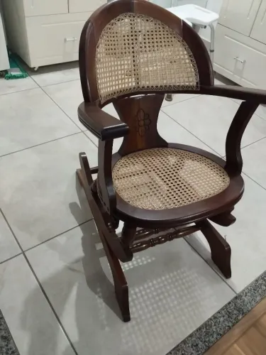 Cadeira balanço antiga