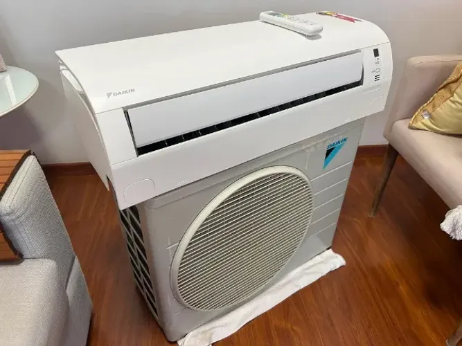 Ar Condicionado DAIKIN 9000 Btus - 220V - Perfeito estado!