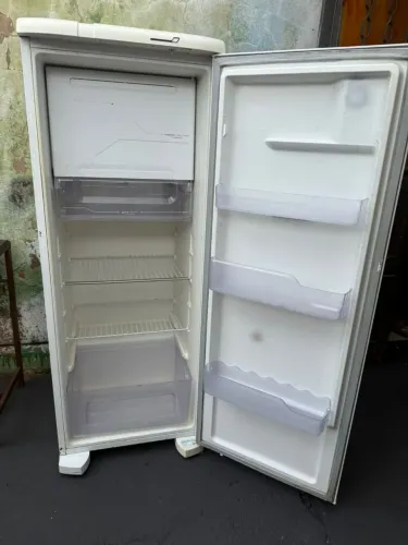Hoje barato geladeira Frost free garantia entrego