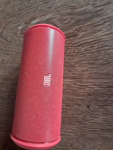 JBL pequena 
