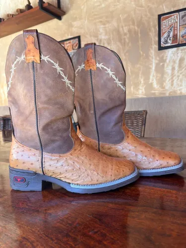 Bota couro de avestruz Goyazes 