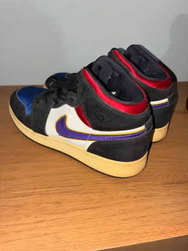 Air Jordan 1 Mid SE Rivals - Lakers Top 3