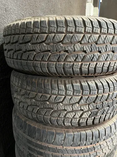 Par de pneus 15 Ecosport , Doblo 205/65 R15 semi novos 