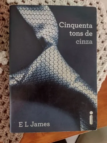 Livro Cinquenta Tons de Cinza