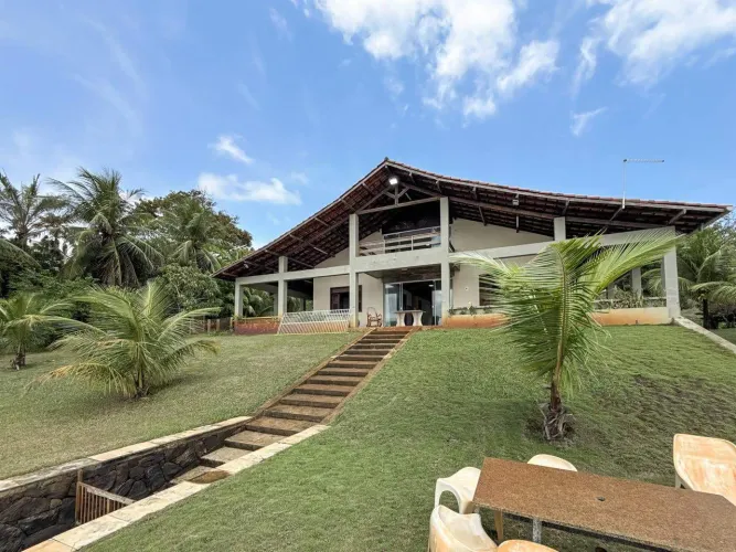 Chácara com casa Duplex com acesso direto a Lagoa do Banana, e á 3 min da Praia do Cumbuco