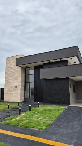Casa, 3 quartos, 3 suítes, 340 m², 4 vagas no Residencial Plateau d'Or Unique em Goiânia