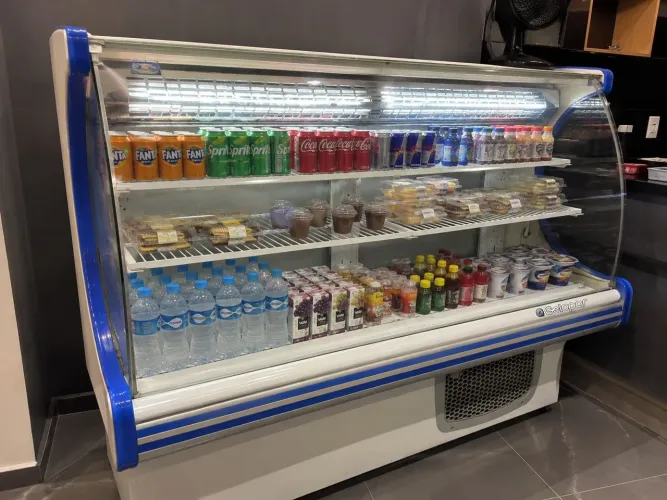 Vitrine Expositora Refrigerada Gelopar 1,60m Gelando Perfeitamente