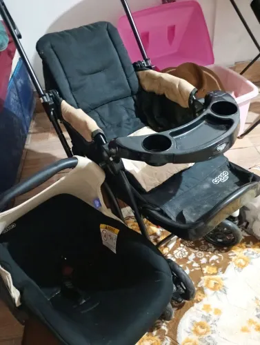Carrinho de bebê + bebê conforto