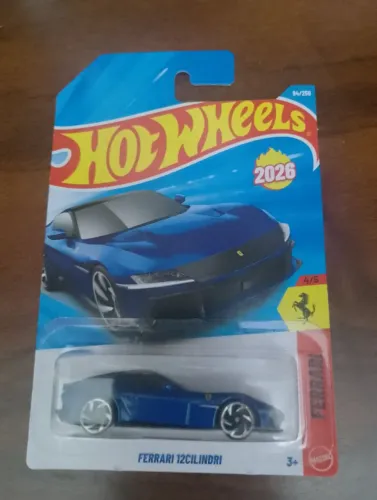 Carrinho HOT WHEELS FERRARI 12 CILIMDRI - Escala 1:64