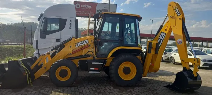 Retroescavadeira JCB 3CX