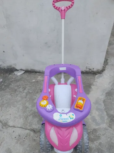 Carrinho de Passeio Infantil Calesita Flower - Rosa/Roxo (Ótimo Estado)