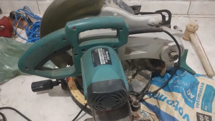 Vendo será meia esquadria e 1 furadeira 