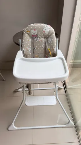 Cadeira de alimentação Bebê Galzerano