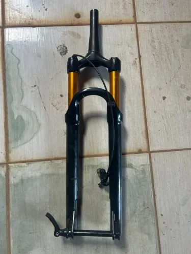Vendo suspensão TITAN ar/óleo boost
