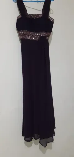 Vestido longo cor roxo uva para madrinha e festas sociais