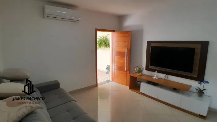 Sobrado-3 imóveis em 1 = casa principal + 1 apto + 6 sala Escritório-Centro