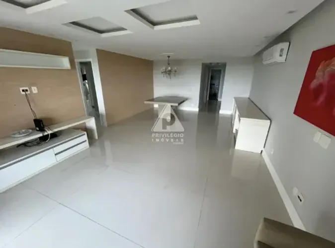 Apartamento de 165m² na Barra: 3 Quartos (Original 4), Vista Reserva e Condomínio Mar de I