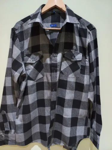 Camisa masculina xadrez preta com cinza - Tam. 4 (Veste G) - NOVA