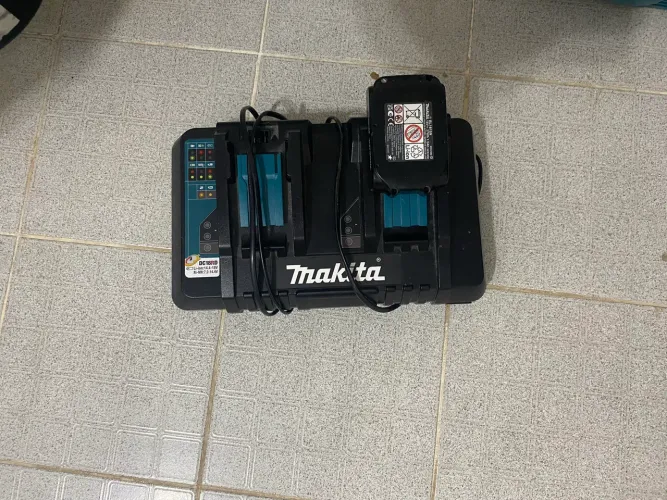 Aspirador sem fio MAKITA com carregador