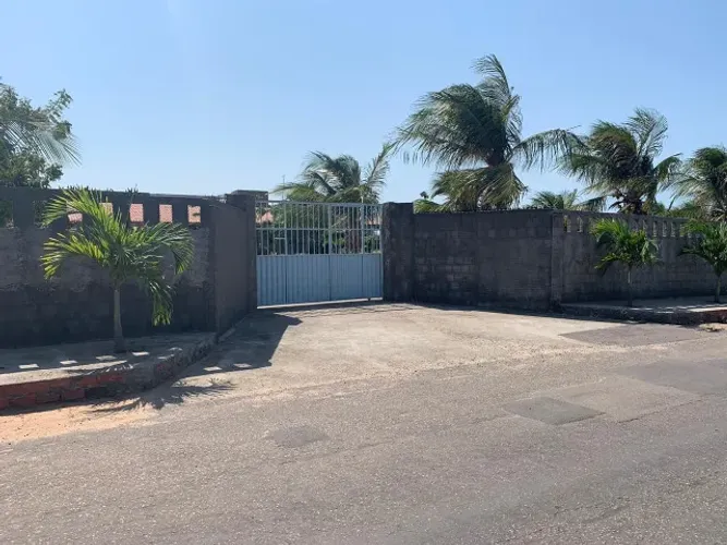 Casa em Cascavel - 700m² de área construída - 5 suítes
